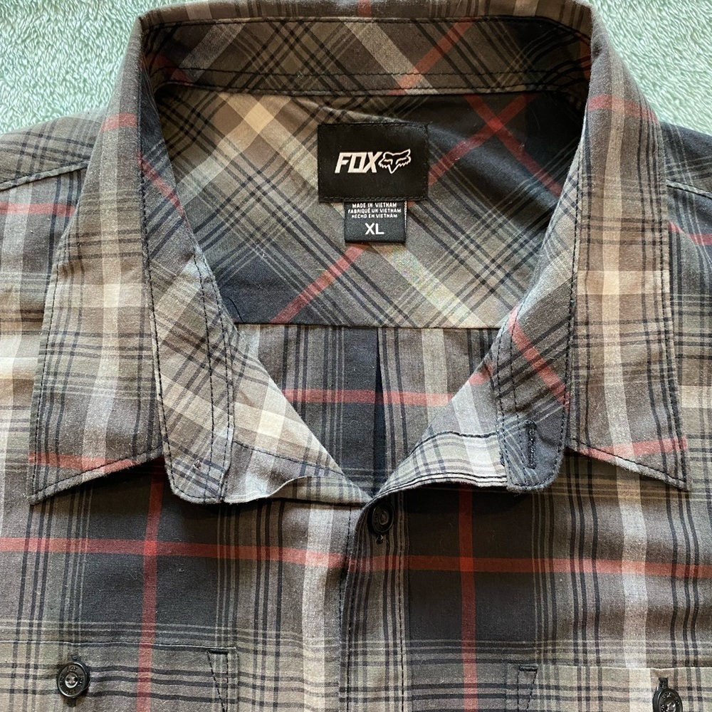 XL FOX Short Sleeved button down